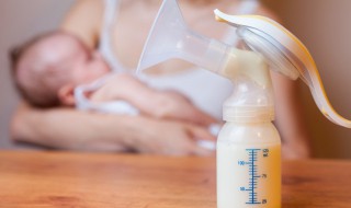 放冰箱里保鲜的母乳可以放多久 放冰箱里保鲜的母乳可以放多久啊