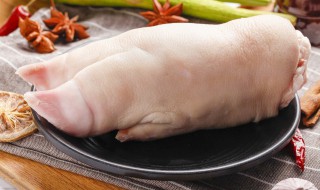 广西红烧猪脚做法视频 广西炸猪脚的做法