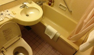 火车厕所小孔怎么大便 火车厕所排便孔怎么那么小