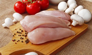 新鲜鸡肉放冰箱有点臭了怎么办 新鲜鸡肉放在冰箱冷藏,有点发臭还能吃吗