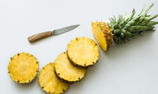 切好的菠萝可以放到冰箱里保鲜吗 切好的菠萝可以放冰箱保存吗