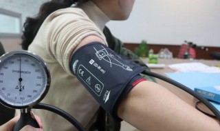 手动的血压计怎么用（手腕式血压计怎么使用）