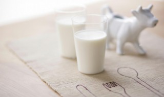 纸袋装的牛奶可以放微波炉吗（纸袋的纯牛奶可以直接放微波炉里加热吗）