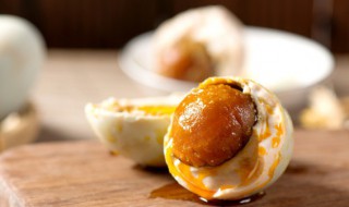 咸蛋黄焗饭怎么做 咸鸭蛋焗饭怎么做好吃
