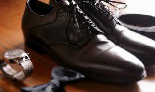皮鞋上的油渍怎么去除 皮鞋上的油渍怎么去除小窍门简单
