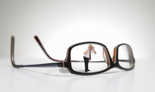 近视眼镜片什么材质的好 近视眼镜片什么材质的好?