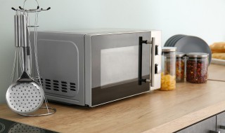 微波炉上面可以叠放烤箱吗 烤箱微波炉可以叠放吗