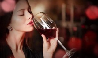 为什么干红葡萄酒喝起来苦涩啊（为什么干红葡萄酒喝起来苦涩啊怎么回事）