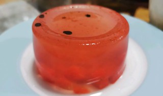 西瓜果冻怎样做既简单又好吃 西瓜果冻怎么做简单又好吃