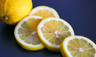 蜂蜜炖柠檬做法和功效 蜜糖炖柠檬的做法