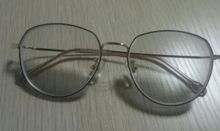 如何挑选近视眼镜镜片 近视眼镜如何选择镜片