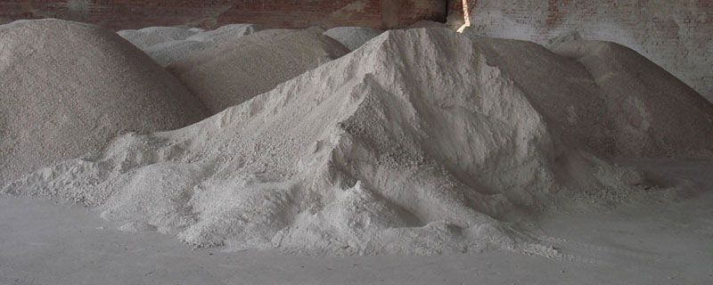 磷肥为什么不能加熟石灰 氮肥不能和熟石灰混用的原因