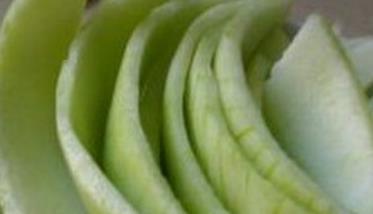 西瓜皮的营养价值 西瓜皮的营养价值及功效与作用