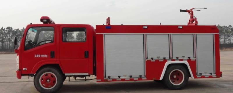 消防车属于消防设施还是消防器材（消防车有哪些设施）