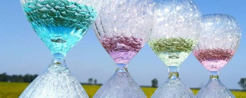 水钟的水流速度与什么有关 水钟是利用了水流的什么性质
