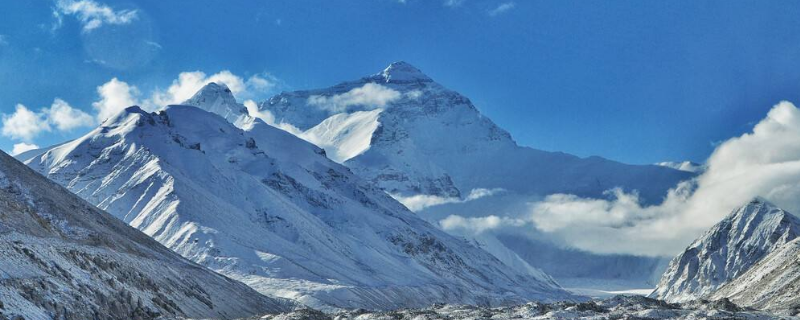 为什么爬珠峰要从尼泊尔上（爬珠峰从尼泊尔比在中国好爬?）