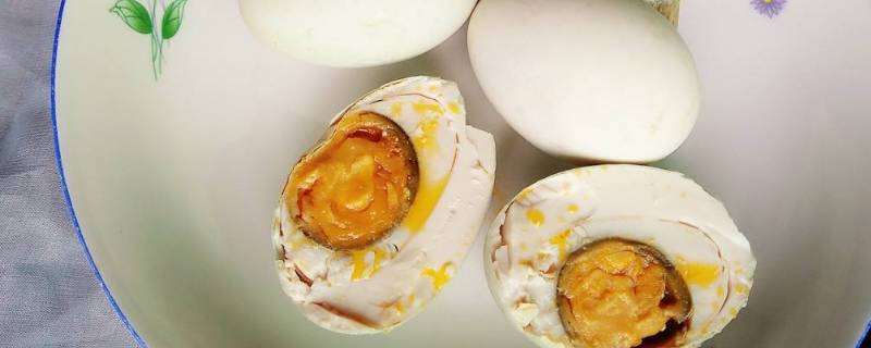 盐蛋泡多久可以吃 鸡蛋用盐水泡多久可以吃