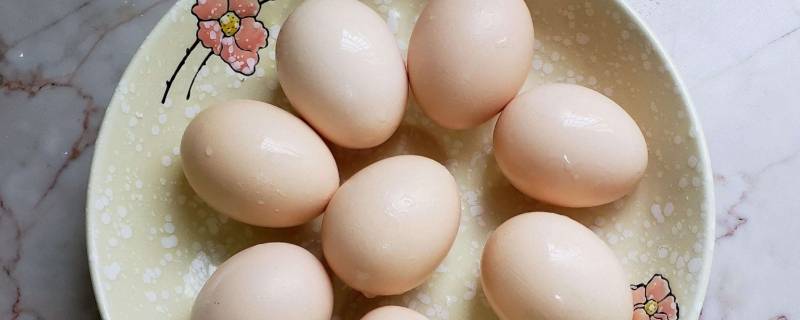 鸡蛋有鸡粪怎么清洗小窍门 鸡蛋粪便用清洗吗