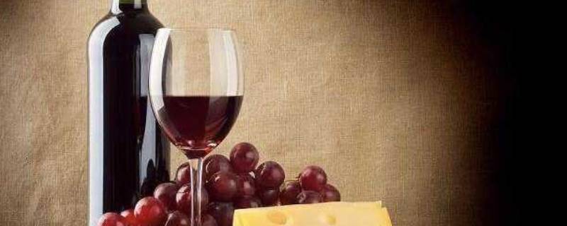 红葡萄酒和干红葡萄酒有什么区别 红葡萄酒和干红葡萄酒有什么区别呢
