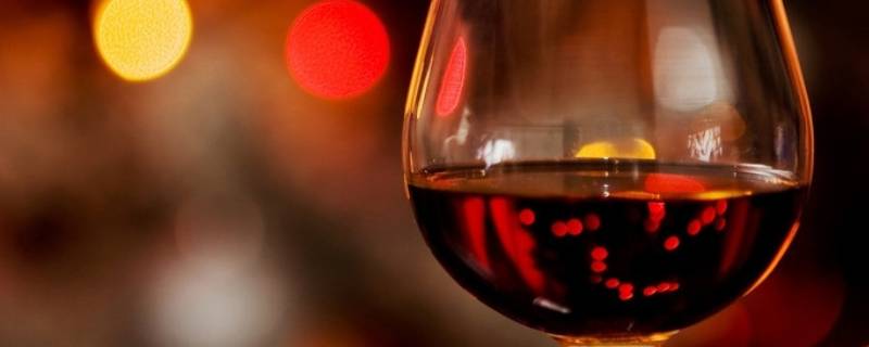 如何鉴别红酒的级别和品质 如何品鉴红酒等级