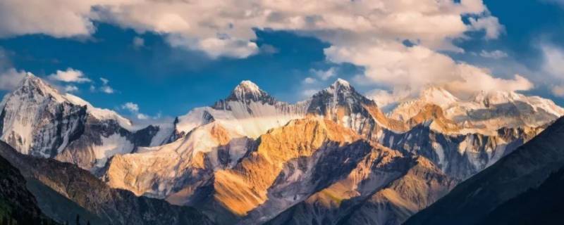 新疆最高的山峰 新疆最高的山峰海拔多少米