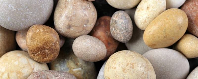 鹅卵石属于哪类岩石（鹅卵石属于什么岩类）