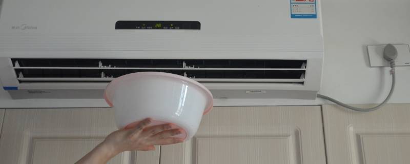 为什么吹空调要放一盆水（吹空调在房间放一盆水有用吗）