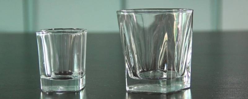 无铅玻璃杯能装开水吗 无铅玻璃杯能盛开水吗