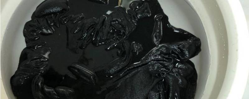 黑色衣服第一次洗怎么固色 黑色衣服首次洗怎么固色