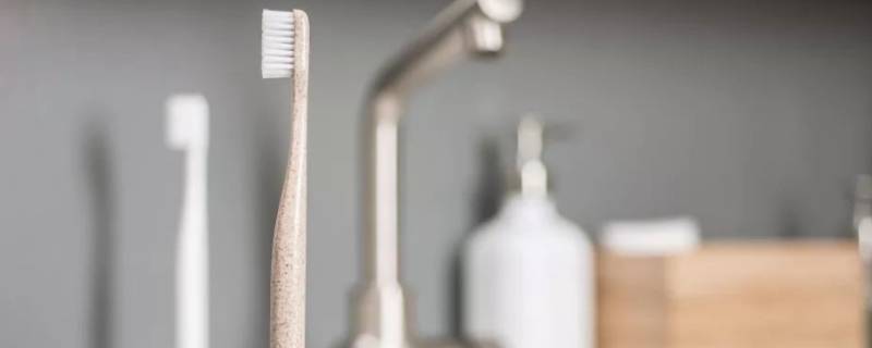 新牙刷第一次使用需要用开水泡吗为什么 新牙刷第一次使用需要用开水泡吗