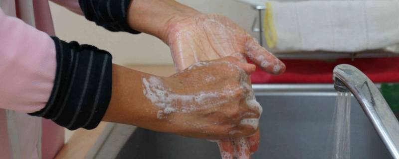 肥皂去油污的原理 肥皂去油污的原理是乳化原理嘛