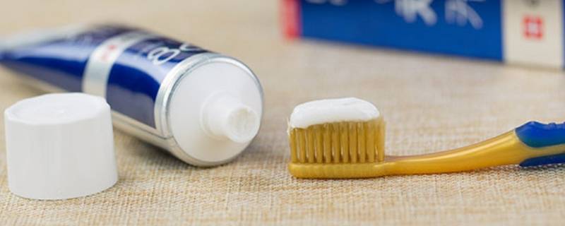 为什么牙膏可以把车漆划痕擦干净 牙膏能擦掉车漆上面的划痕吗