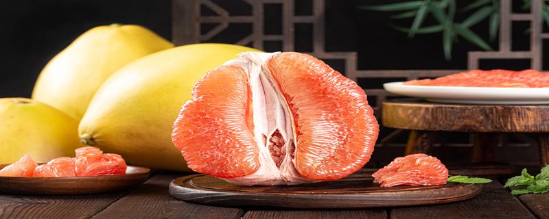 柚子怎么切才能切出完美果肉（柚子该怎么切才能让果实很完整）