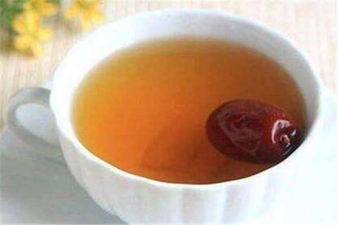 红枣泡水喝有什么好处 红枣和枸杞一起泡水喝有什么作用