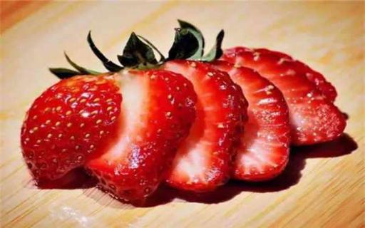 家庭盆栽草莓的种植和养护方法