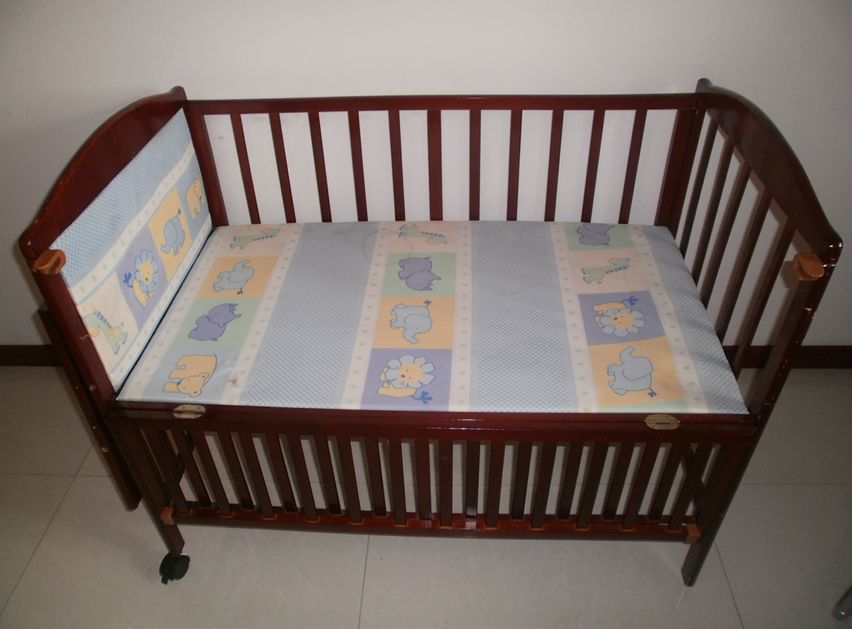 婴儿床安装组装步骤 婴儿床组装教程