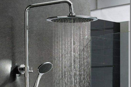 淋浴器安装高度及安装注意事项 淋浴器安装距地面高度