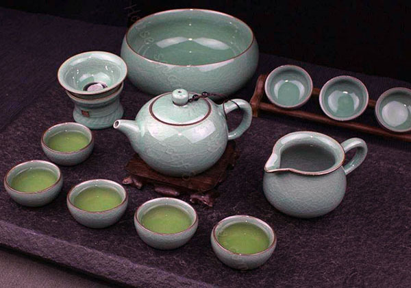 青瓷茶具的保养*有哪些 青瓷茶具的使用方法