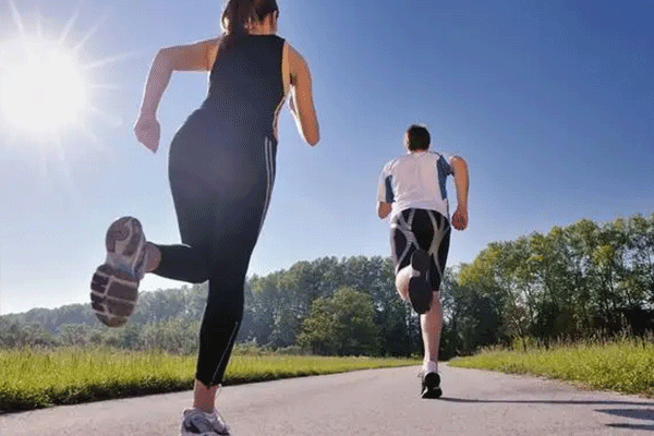 跳绳和跑步那个减肥效果好 跳绳和跑步那个减肥更好