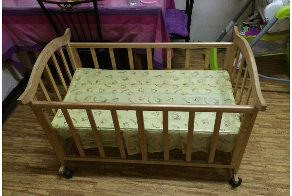 婴儿床用什么材质比较好 婴儿床用什么材质比较好一点