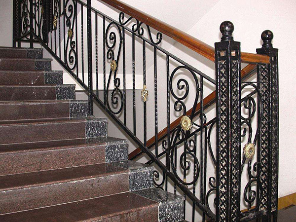 铁艺楼梯扶手安装步骤有哪些 铁艺楼梯扶手安装步骤有哪些要求