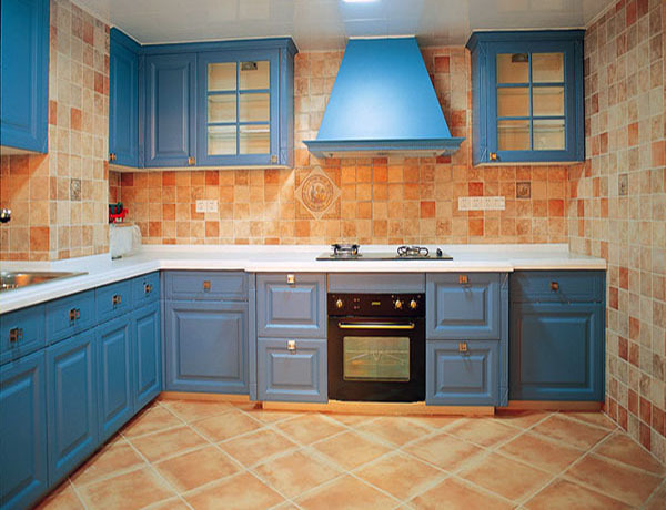 厨房墙砖与橱柜清洁保养 饭菜美味健康的保障