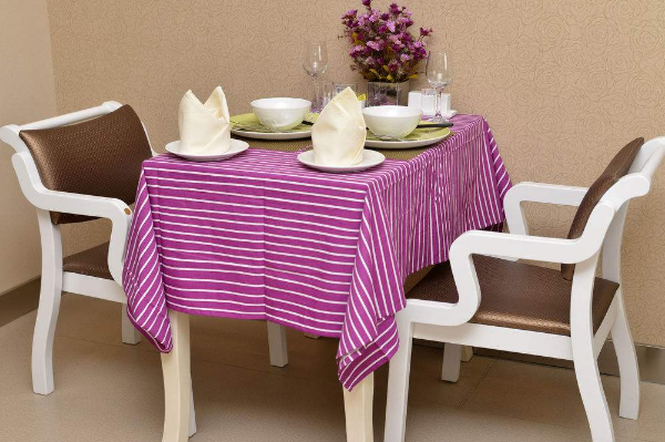 选购优质餐桌椅要考虑哪些方面 让家人用餐更愉悦