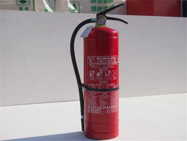 干粉灭火器适用于哪些 干粉灭火器的使用方法 干粉灭火器可以扑灭哪几类火灾