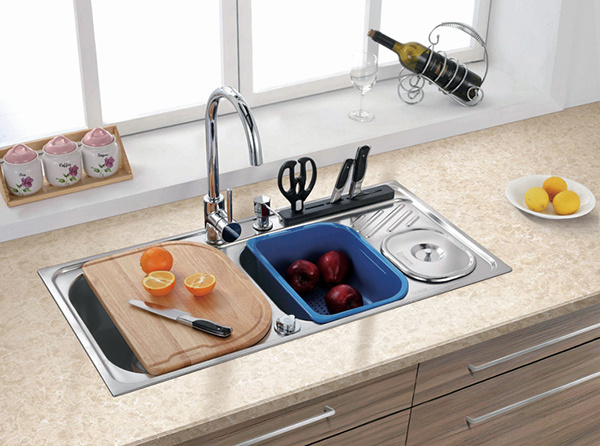 厨房刀架水槽安装 厨房刀架水槽安装方法