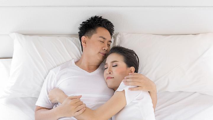夫妻过度性生活会带来6大影响（夫妻生活过渡频繁对女性身体好不好?）