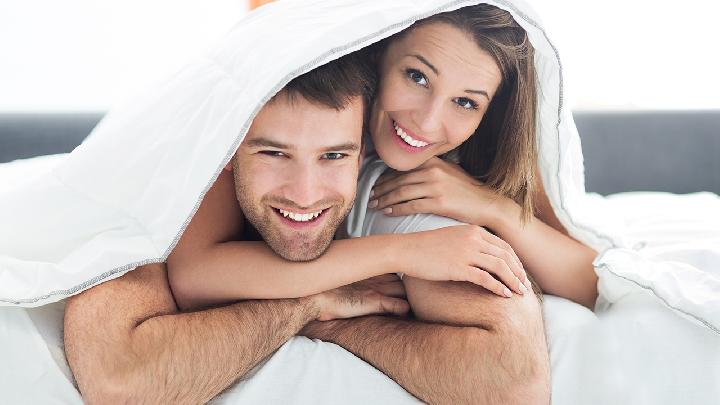 性生活少可能导致乳腺增生，夫妻生活调节乳腺功能