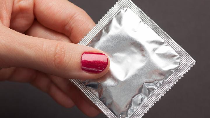 戴避孕套过性生活会持久吗（戴避孕套过性生活会持久吗会怀孕吗）