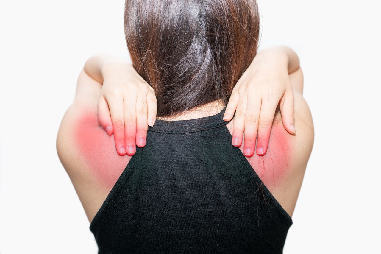 胃炎引起的背疼位置图 胃炎后背疼的位置图