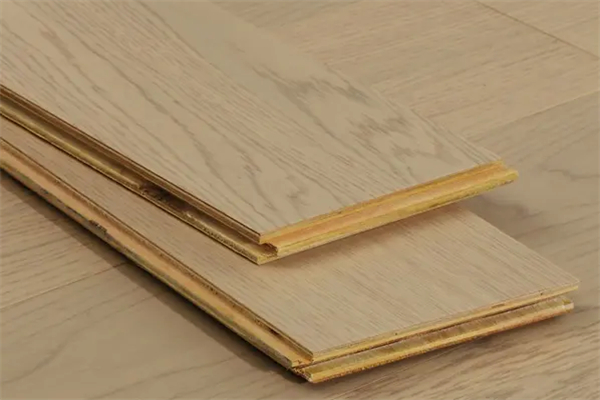 实木复合地板和强化木地板的区别 实木复合地板与强化地板的区别
